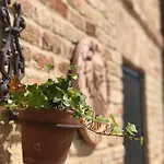 Casa Fanny Riviera Del Conero Bed & Breakfast 4*