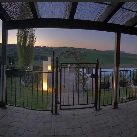 Casa Fanny Riviera Del Conero 4*