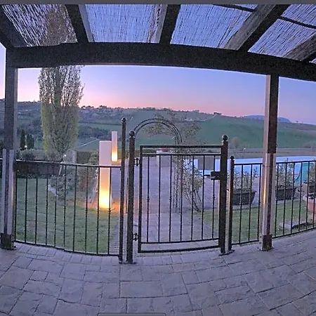 Casa Fanny Riviera Del Conero לורטו